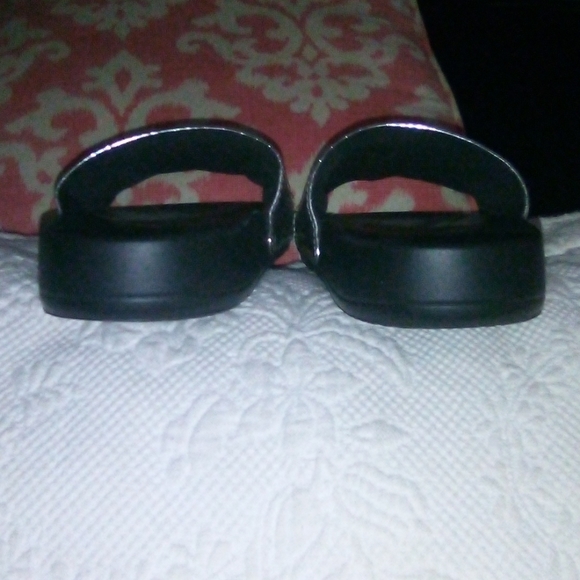 Ladies Pink Sandals - Picture 5 of 7